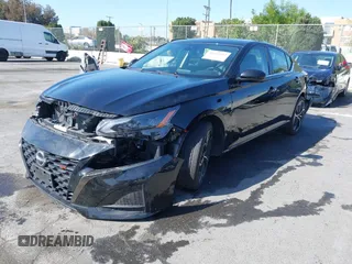 2024 Nissan Altima SR z VIN 1N4BL4CV0RN350796, wystawiony jako IAAI lot #41565832 z przebiegiem 13 078 mil mil oraz . Historia ofert i sprzedaży dostępna na DreamBid. Obrazek 18.