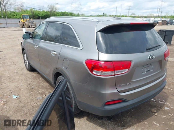 2016 Kia Sorento LX with VIN 5XYPG4A57GG003204, listed as a IAAI auction lot 42053975 with 189,653 mi miles. Bid and sale history available at carsss.com. Image 3.