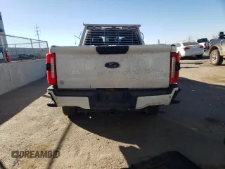 2023 Ford F-250 XL z VIN 1FT8W2BT2PEC56514, wystawiony jako Copart lot #59321165 z przebiegiem Nie podano mil oraz Szkoda całkowita • Salvage title. Historia ofert i sprzedaży dostępna na DreamBid. Obrazek 6.