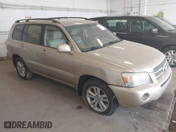 2006 Toyota Highlander Hybrid with VIN JTEDW21A260013713, listed as a IAAI auction lot 42133296 with 261,797 mi miles. Bid and sale history available at carsss.com. Image 1.