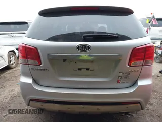 2011 Kia Sorento SX with VIN 5XYKW4A26BG098494, listed as a IAAI auction lot 41246531 with 200,901 mi miles. Bid and sale history available at carsss.com. Image 17.
