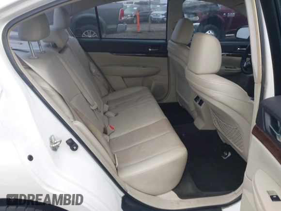 2014 Subaru Legacy Limited z VIN 4S3BMBL6XE3023395, wystawiony jako IAAI lot #41336584 z przebiegiem 112 898 mil mil oraz . Historia ofert i sprzedaży dostępna na DreamBid. Obrazek 8.
