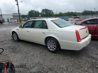 2011 Cadillac DTS Luxury Collection z VIN 1G6KD5E64BU121197, wystawiony jako Copart lot #58212335 z przebiegiem 141 055 mil mil oraz Szkody całkowita. Historia ofert i sprzedaży dostępna na DreamBid. Obrazek 2.