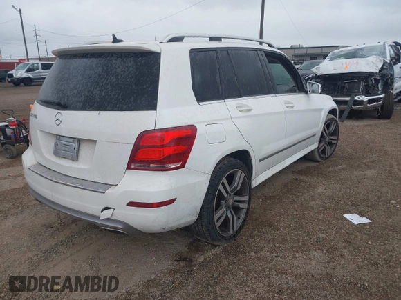 2015 Mercedes-Benz GLK 350 with VIN WDCGG5HB0FG348789, listed as a IAAI auction lot 41886109 with 141,079 mi miles and . Bid and sale history available at DreamBid. Image 4.
