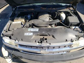 2003 Chevrolet Suburban LT with VIN 3GNEC16Z23G222975, listed as a Copart auction lot 80133404 with 260,113 mi miles and Salvage Title. Bid and sale history available at carsss.com. Image 12.