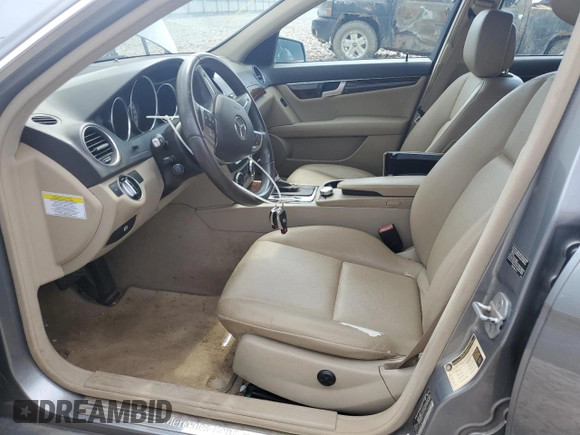 2013 Mercedes-Benz C 250 Sport с VIN WDDGF4HB7DR282607, выставлен на аукционе Copart как лот 57677125 с пробегом 217 925 миль миль и Чистый • Clean title. История ставок и продаж доступна на DreamBid. Изображение 7.
