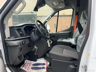 2023 Ford Transit Cargo с VIN 1FTBR1X83PKC01860, выставлен на аукционе IAAI как лот 42568756 с пробегом 41 миль миль и . История ставок и продаж доступна на DreamBid. Изображение 3.