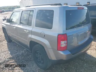 2014 Jeep Patriot Latitude with VIN 1C4NJPFB3ED905756, listed as a IAAI auction lot 42317351 with 137,874 mi miles and . Bid and sale history available at DreamBid. Image 3.