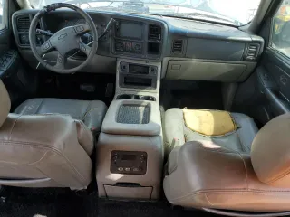 2003 Chevrolet Suburban LT z VIN 1GNEC16Z23J338840, wystawiony jako Copart lot #59962715 z przebiegiem 264 250 mil mil oraz Szkoda całkowita • Salvage title. Historia ofert i sprzedaży dostępna na DreamBid. Obrazek 8.