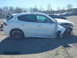 2023 Maserati Grecale Modena z VIN ZN682AVM1P7409283, wystawiony jako IAAI lot #41723172 z przebiegiem Nie podano mil oraz . Historia ofert i sprzedaży dostępna na DreamBid. Obrazek 13.