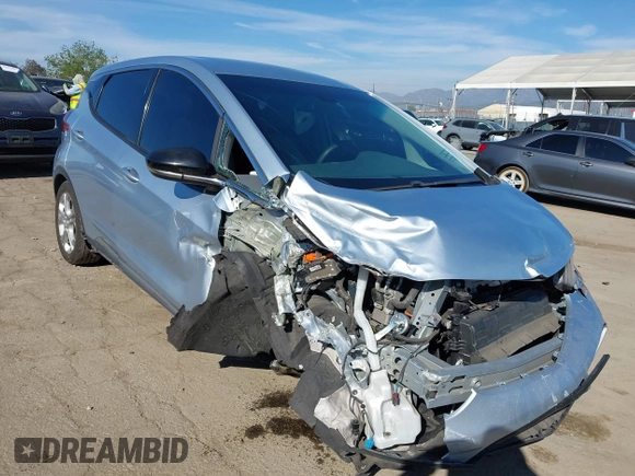 2017 Chevrolet Bolt EV LT z VIN 1G1FW6S02H4186534, wystawiony jako IAAI lot #41851755 z przebiegiem 129 483 mil mil oraz . Historia ofert i sprzedaży dostępna na DreamBid. Obrazek 1.