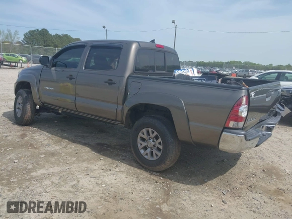 2015 Toyota Tacoma PreRunner z VIN 5TFJX4GN7FX043923, wystawiony jako IAAI lot #41930476 z przebiegiem 151 399 mil mil oraz . Historia ofert i sprzedaży dostępna na DreamBid. Obrazek 3.
