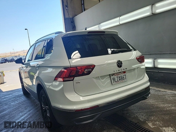 2024 Volkswagen Tiguan SE z VIN 3VV3B7AX3RM105123, wystawiony jako IAAI lot #42796460 z przebiegiem 36 543 mil mil oraz . Historia ofert i sprzedaży dostępna na DreamBid. Obrazek 23.