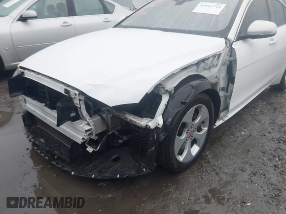 2017 Jaguar XE 25t z VIN SAJAR4BG2HA974050, wystawiony jako IAAI lot #41561744 z przebiegiem 131 266 mil mil oraz . Historia ofert i sprzedaży dostępna na DreamBid. Obrazek 6.