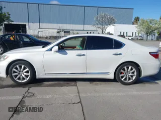 2007 Lexus LS 460 with VIN JTHBL46F575047233, listed as a IAAI auction lot 41933117 with Not Provided miles. Bid and sale history available at carsss.com. Image 13.