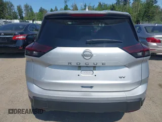 2024 Nissan Rogue SV z VIN 5N1BT3BA4RC678510, wystawiony jako IAAI lot #42408399 z przebiegiem 32 966 mil mil oraz . Historia ofert i sprzedaży dostępna na DreamBid. Obrazek 17.