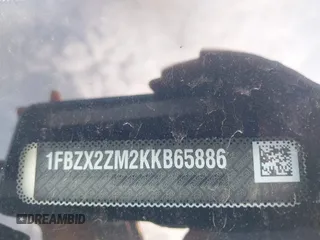2019 Ford Transit Passenger XL z VIN 1FBZX2ZM2KKB65886, wystawiony jako IAAI lot #41911579 z przebiegiem 56 785 mil mil oraz . Historia ofert i sprzedaży dostępna na DreamBid. Obrazek 9.