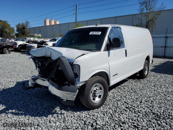 2021 Chevrolet Express Cargo Van with VIN 1GCWGAFP8M1175208, listed as a Copart auction lot 45610765 with 1,105 mi miles and Salvage Title. Bid and sale history available at carsss.com. Image 2.