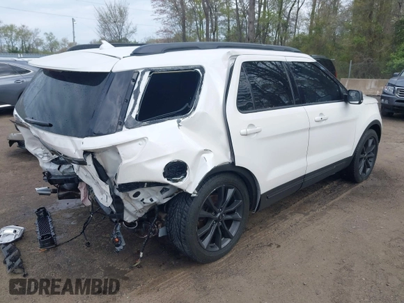 2018 Ford Explorer XLT with VIN 1FM5K8D81JGA17361, listed as a IAAI auction lot 41845265 with 105,891 mi miles and . Bid and sale history available at carsss.com. Image 4.
