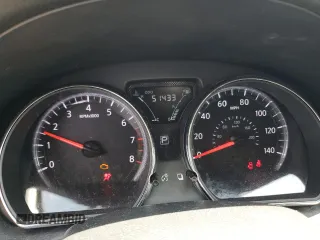 2018 Nissan Versa SV z VIN 3N1CN7AP8JL811197, wystawiony jako Copart lot #55930455 z przebiegiem 51 433 mil mil oraz Nie do naprawy. Historia ofert i sprzedaży dostępna na DreamBid. Obrazek 9.