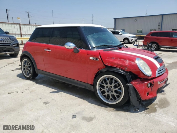 2004 MINI Cooper Hardtop S with VIN WMWRE334X4TD90182, listed as a Copart auction lot 68384144 with 148,783 mi miles and Salvage Title. Bid and sale history available at carsss.com. Image 4.