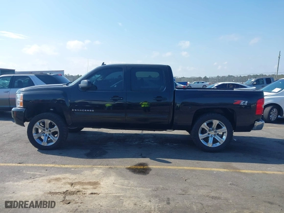 2009 Chevrolet Silverado 1500 LTZ with VIN 3GCEK33389G167139, listed as a IAAI auction lot 41490632 with 221,604 mi miles. Bid and sale history available at carsss.com. Image 14.