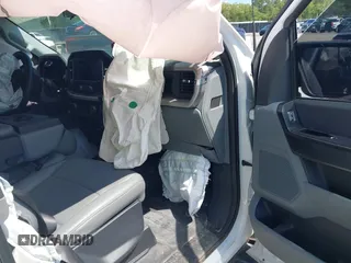 2022 Ford F-150 XL with VIN 1FTFX1E58NFB73477, listed as a IAAI auction lot 42313280 with 18,935 mi miles and . Bid and sale history available at DreamBid. Image 5.