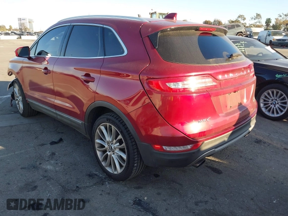 2015 Lincoln MKC z VIN 5LMCJ1A90FUJ40816, wystawiony jako IAAI lot #41674923 z przebiegiem 76 394 mil mil oraz . Historia ofert i sprzedaży dostępna na DreamBid. Obrazek 3.