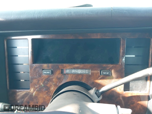 1996 Cadillac Fleetwood z VIN 1G6DW52PXTR713787, wystawiony jako IAAI lot #42079864 z przebiegiem Nie podano mil oraz . Historia ofert i sprzedaży dostępna na DreamBid. Obrazek 7.