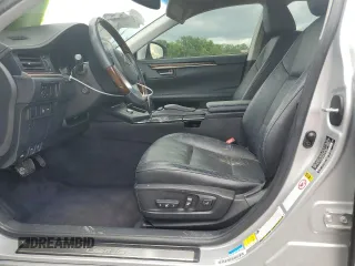 2014 Lexus ES 330 z VIN JTHBK1GG5E2138588, wystawiony jako Copart lot #58828185 z przebiegiem 64 911 mil mil oraz Szkoda całkowita • Salvage title. Historia ofert i sprzedaży dostępna na DreamBid. Obrazek 7.