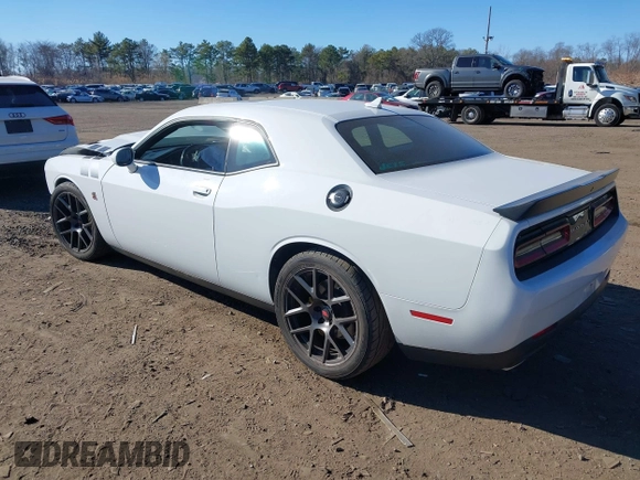 2019 Dodge Challenger R/T Scat Pack z VIN 2C3CDZFJ8KH662417, wystawiony jako IAAI lot #41880921 z przebiegiem 40 314 mil mil oraz . Historia ofert i sprzedaży dostępna na DreamBid. Obrazek 3.