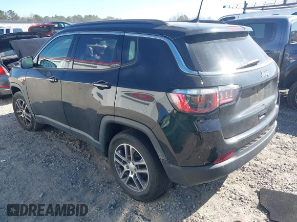 2018 Jeep Compass Latitude with VIN 3C4NJCBB3JT462706, listed as a IAAI auction lot 41680742 with 89,105 mi miles. Bid and sale history available at carsss.com. Image 3.