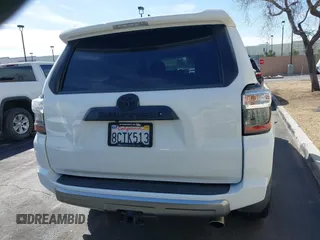 2018 Toyota 4Runner SR5 with VIN JTEBU5JR8J5543622, listed as a IAAI auction lot 41770031 with 101,272 mi miles. Bid and sale history available at carsss.com. Image 16.