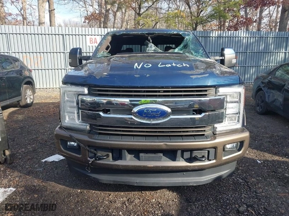 2017 Ford Super Duty F-250 SRW Lariat with VIN 1FT7W2BTXHEF12704, listed as a IAAI auction lot 41184490 with 166,196 mi miles. Bid and sale history available at carsss.com. Image 12.