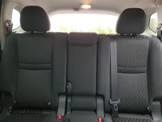 2020 Nissan Rogue SV z VIN KNMAT2MV5LP502902, wystawiony jako Copart lot #55873215 z przebiegiem 96 736 mil mil oraz Szkoda całkowita • Salvage title. Historia ofert i sprzedaży dostępna na DreamBid. Obrazek 10.