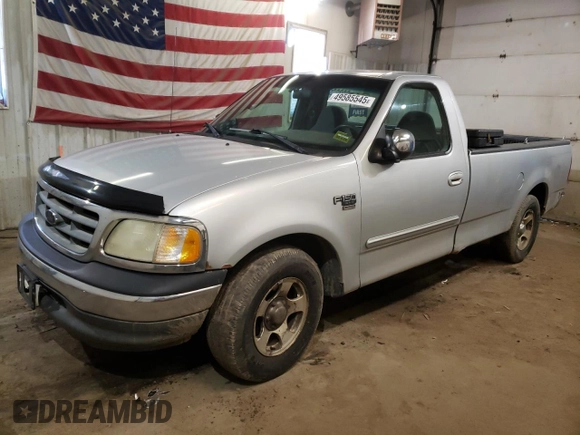 2002 Ford F-150 XL z VIN 1FTRF17W92NB99531, wystawiony jako Copart lot #49585545 z przebiegiem 148 167 mil mil oraz Szkoda całkowita • Salvage title. Historia ofert i sprzedaży dostępna na DreamBid. Obrazek 1.