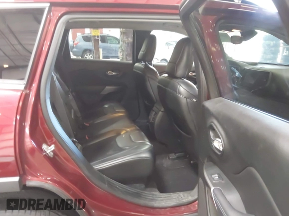 2019 Jeep Cherokee Latitude Plus с VIN 1C4PJMLN5KD142723, выставлен на аукционе IAAI как лот 42624765 с пробегом 85 750 миль миль и . История ставок и продаж доступна на DreamBid. Изображение 8.