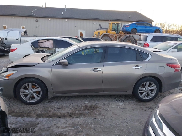 2013 Nissan Altima 2.5 SL with VIN 1N4AL3AP5DC164654, listed as a IAAI auction lot 41397318 with 186,333 mi miles. Bid and sale history available at carsss.com. Image 14.