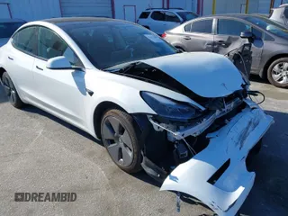 2023 Tesla Model 3 z VIN 5YJ3E1EA7PF693103, wystawiony jako IAAI lot #41831680 z przebiegiem 17 777 mil mil oraz . Historia ofert i sprzedaży dostępna na DreamBid. Obrazek 1.