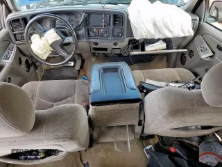 2004 Chevrolet Suburban LS with VIN 3GNEC16Z34G128184, listed as a Copart auction lot 60914515 with Not provided miles and Salvage title. Bid and sale history available at DreamBid. Image 8.