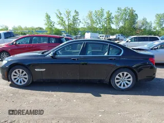2010 BMW 7 Series 750i xDrive z VIN WBAKC6C50ACL67892, wystawiony jako IAAI lot #42275789 z przebiegiem 168 245 mil mil oraz . Historia ofert i sprzedaży dostępna na DreamBid. Obrazek 14.
