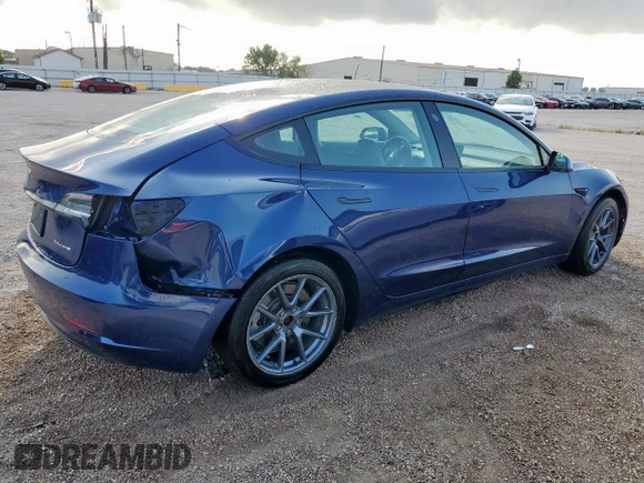 2022 Tesla Model 3 Long Range z VIN 5YJ3E1EBXNF286169, wystawiony jako Copart lot #59639655 z przebiegiem 138 673 mil mil oraz Czysty tytuł • Clean title. Historia ofert i sprzedaży dostępna na DreamBid. Obrazek 3.