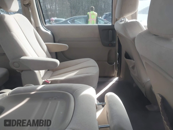 2009 Kia Sedona LX with VIN KNDMB233X96271235, listed as a IAAI auction lot 41681472 with 108,278 mi miles. Bid and sale history available at carsss.com. Image 8.