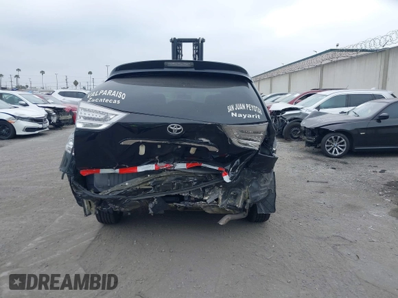 2013 Toyota Sienna SE z VIN 5TDXK3DC3DS405075, wystawiony jako IAAI lot #42127766 z przebiegiem 74 110 mil mil oraz . Historia ofert i sprzedaży dostępna na DreamBid. Obrazek 17.