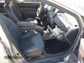 2004 Toyota Prius with VIN JTDKB20U240091747, listed as a IAAI auction lot 41622586 with 241,365 mi miles. Bid and sale history available at carsss.com. Image 5.