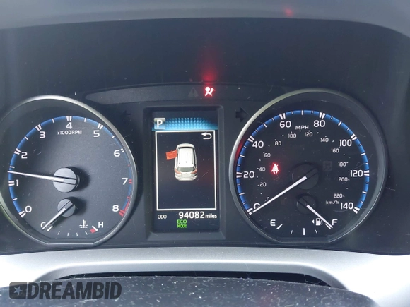 2017 Toyota RAV4 LE z VIN JTMZFREV4HJ112174, wystawiony jako IAAI lot #40311487 z przebiegiem 94 082 mil mil oraz . Historia ofert i sprzedaży dostępna na DreamBid. Obrazek 7.