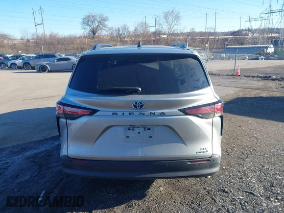 2022 Toyota Sienna XLE with VIN 5TDJRKEC9NS088219, listed as a IAAI auction lot 41820969 with 190,598 mi miles and . Bid and sale history available at DreamBid. Image 16.