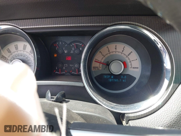 2010 Ford Mustang GT z VIN 1ZVBP8CH0A5113940, wystawiony jako IAAI lot #42068181 z przebiegiem 131 760 mil mil oraz . Historia ofert i sprzedaży dostępna na DreamBid. Obrazek 7.