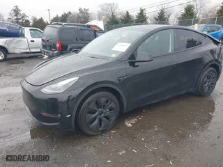 2024 Tesla Model Y Long Range with VIN 7SAYGAEE2RF182116, listed as a IAAI auction lot 41491047 with 8,064 mi miles. Bid and sale history available at carsss.com. Image 17.