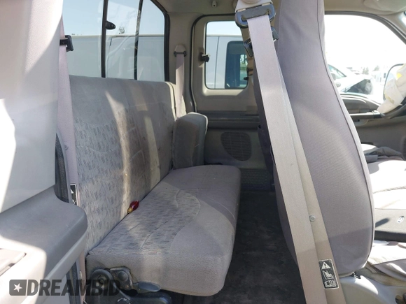 2000 Ford F-250 XL with VIN 1FTNX21F5YEA20887, listed as a IAAI auction lot 42418515 with 252,232 mi miles and . Bid and sale history available at DreamBid. Image 8.
